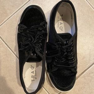 TRAQ by Algeria womens sneakers size 7